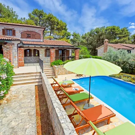 Villa Lotus Sveti Lovrec Pazenaticki