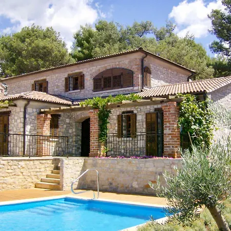 Villa Lotus